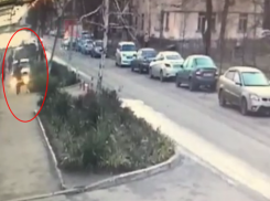  Полиция узнала, кто был за рулем машины, которая сбила женщину на тротуаре в Краснодаре 