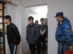 В Майкопе начальника службы режима спецучилища обвинили в халатности