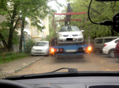 В Краснодаре начали беспощадную борьбу с неправильно паркующимися автомобилистами