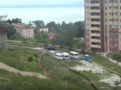 Крик о помощи: тысячи сочинцев умоляют власть помочь им уехать из города