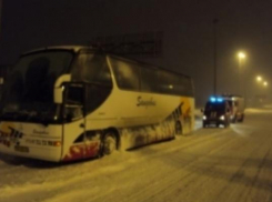 Ночью спасли замерзших на трассе пассажиров автобуса из Сочи