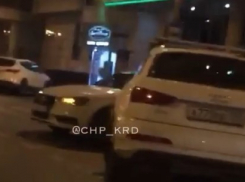 «Ауди притягиваются», - краснодарцы об аварии с участием двух иномарок