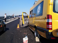 Водитель микроавтобуса из Краснодара, попавшего в ДТП, мог работать нелегально