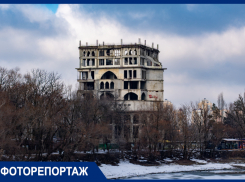 Шикарный замок и визитка Краснодара: кто в ответе за заброшенный недострой в Затоне