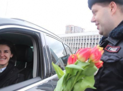 Сотрудники ГИБДД Краснодара устроили массовый рейд по выявлению женщин-водителей