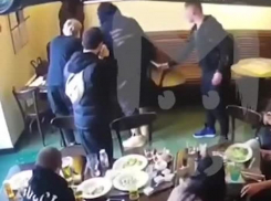 Опубликовано видео избиения футболистом «Краснодара» чиновника Минпромторга