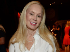 В Сочи 71-летняя Нелли Кобзон зажгла на вечеринке в клубе - видео