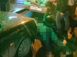 В Краснодаре нашли стонущего от боли молодого человека около помятой легковушки 