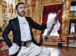 Сергей Шнуров назвал «ироничными и креативными» проводниц вагонного участка Адлер, спародировавших «Ленинград»
