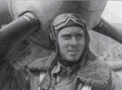 На месте захоронения летчика-героя Федора Свеженцева установили памятную табличку