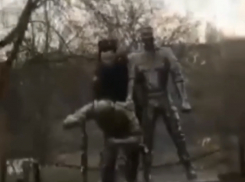 За пощёчину памятнику на Кубани двум солдатам грозит 5 лет колонии