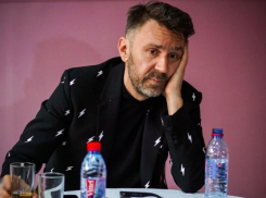 «До встречи в Сочи!»: Шнуров посвятил стихи Акинфееву, а его обвинили в богохульстве