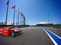 На Сочи-автодром привезли суперкары от Ferrari, Nissan, и Mercedes
