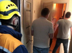 «Заперся и бросал вещи из окна»: в Сочи спасатели, полицейские и медики с трудом успокоили неадекватного мужчину 