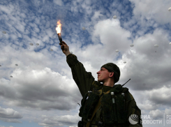 Под Новороссийском увидели в небе 50 египетских десантников