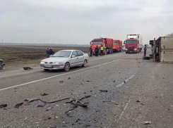 В массовом ДТП на Кубани пострадал водитель Isuzu
