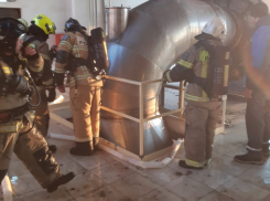 Крахмальный завод загорелся в Краснодарском крае