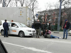  Таксист в Новороссийске на встречке сбил двоих пешеходов 