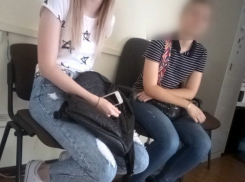 «Профессор лопух» : Студенты Краснодара массово скупают микронаушники для сдачи экзаменов