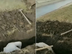 Копатели незаконной «траншеи» от частных домов в Краснодаре попали на видео