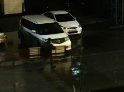  С недавно отреставрированной территории в поселке Лорис украли лавочки 