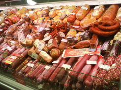 В Гулькевичском районе 27 килограмм колбасных изделий не отвечают нормам безопасности