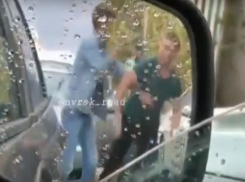 «Мордобой» на дороге в Новороссийске попал на видео