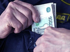  Два полицейских на Кубани, получив взятку, попытались скрыться от сотрудников ФСБ