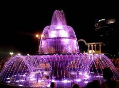 Первыми фонтаны в этом году заработали в Геленджике