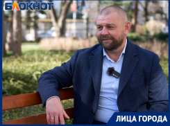 «Лучше быть готовым к драке, чем пропустить удар»: депутат Заксобрания о своей работе, СВО и проблемах Краснодара