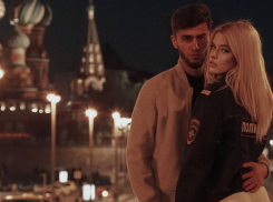 Блогера из Сочи и его девушку посадили за интимное фото у храма