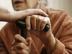 В Сочи фальшивые «соцработницы» разменивали деньги пенсионеров на сувенирные