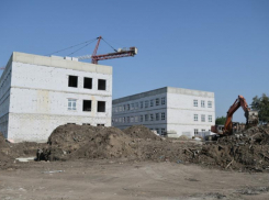 Глава Краснодара проверил работы по строительству школы в поселке Российском 