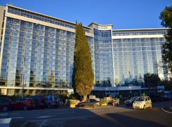 Гостиничный комплекс «Сочи-Плаза» выставили на продажу за 2,35 млрд рублей