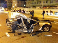  Водитель иномарки, которую разорвало пополам в страшной аварии в Сочи, умер в больнице 