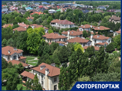 Роскошь за высоким забором: как устроена жизнь в «краснодарской Рублёвке»