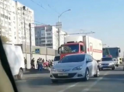 Семеро взрослых и один ребенок пострадали в ДТП с автобусом и фурой Краснодаре 