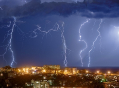 До конца суток в Краснодаре сохраняется штормовое предупреждение