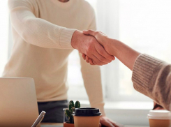 Как всего за 1000 рублей на полгода эффективно и качественно прорекламировать свои услуги на весь город