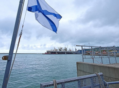 Жителей Туапсе предупредили о 6-метровых волнах в Чёрном море