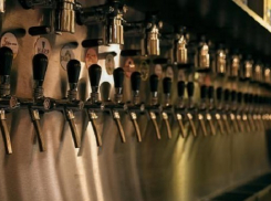 50-летняя женщина из Армавира организовала нелегальную продажу пива 