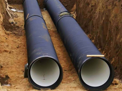 В краснодарском переулке Топольковом не успевают вовремя проложить канализацию 