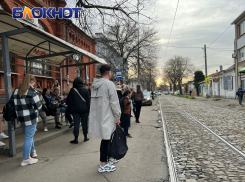 В центре Краснодара остановились трамваи после госпитализации водителя из-за наезда на ребёнка