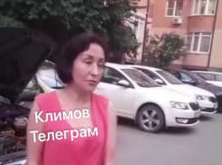 В Краснодаре женщина кошмарила соседей и просила о депортации на Украину 