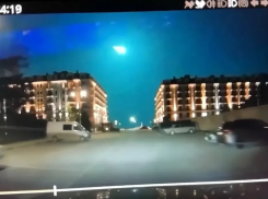 Метеорит разрушился в небе над Краснодарским краем 