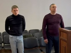 В Краснодарском крае двух полицейских осудили за исчезновение спиртосодержащей жидкости из изъятого автомобиля