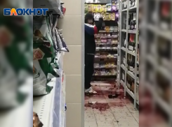 В Краснодарском крае мужчина зашел в магазин и стал бить бутылки с шампанским