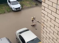 Машины по капот в воде: показываем, как выглядит затопленный ливнями Краснодар