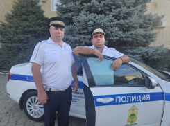 Беременную девушку инспекторы ДПС экстренно доставили в больницу в Краснодарском крае  
