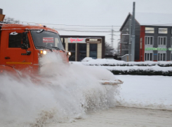 Из-за снегопада жителей Краснодара попросили сидеть дома и даже не ходить на работу 